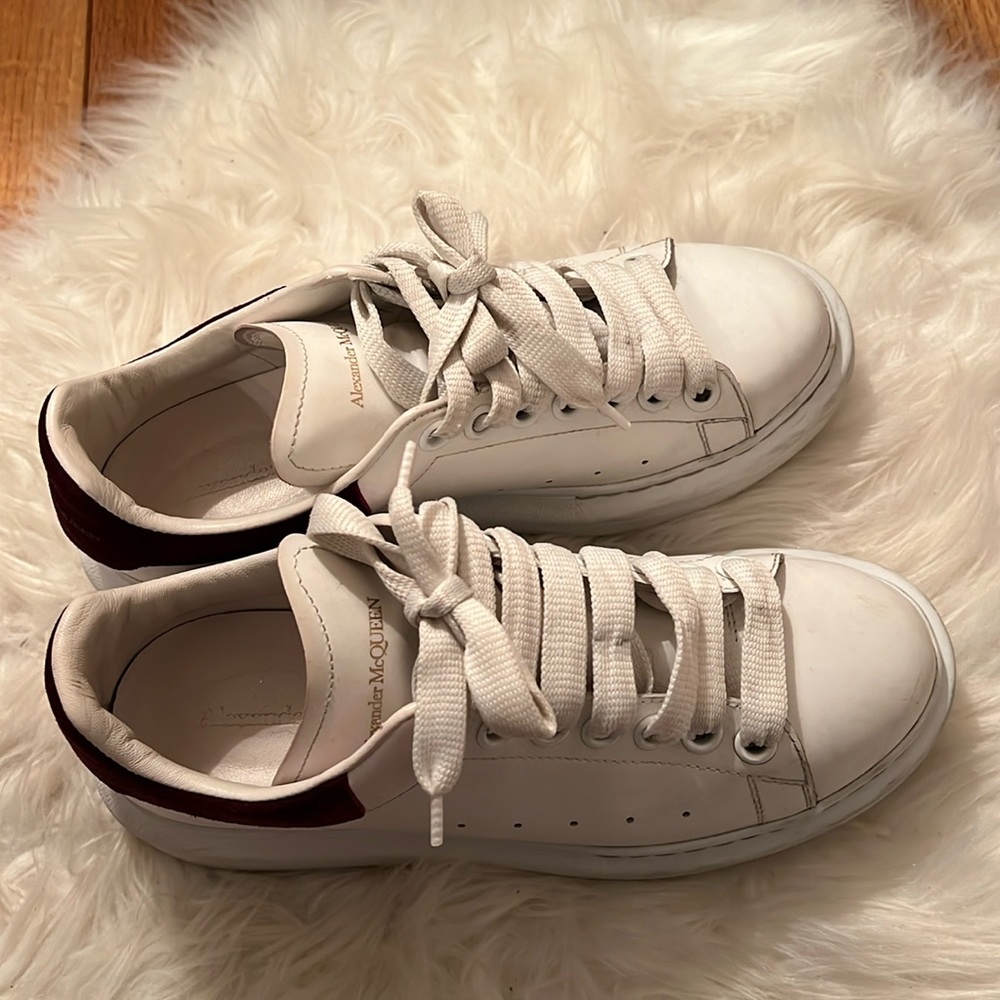 Authentic Alexander McQueen Oversized Sneaker burgundy